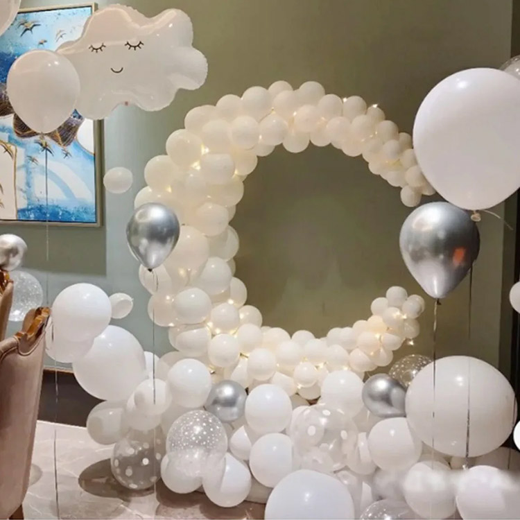 Crescent Moon Ballon
