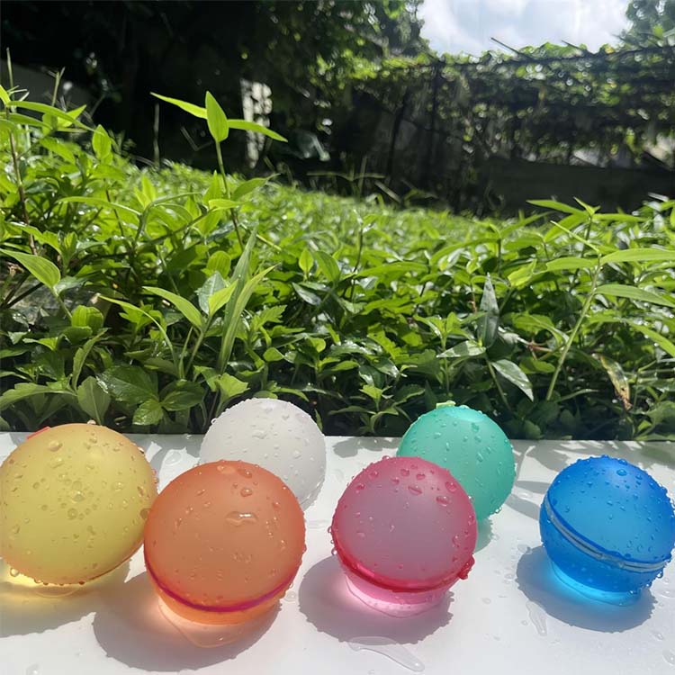 Recyclebare magnetische waterbal